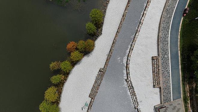 游客九寨沟遭遇：购买假银锁的教训